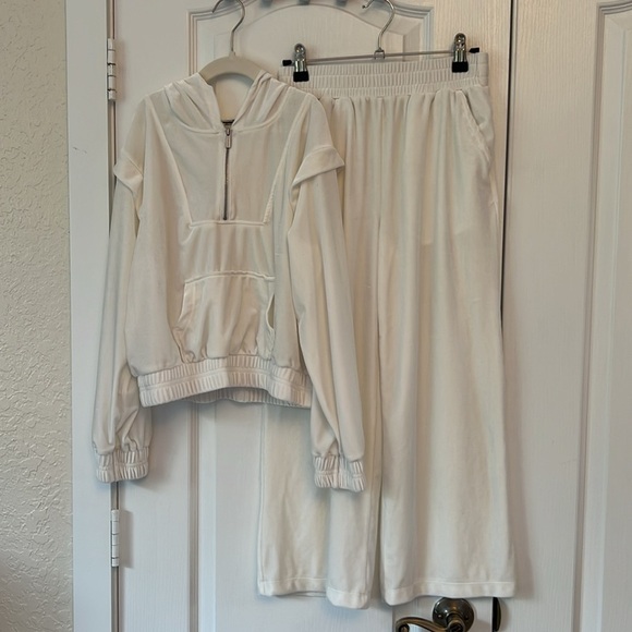 HABITUAL Girls Velour Hoodie & Knit Pant Tracksuit/ Coverup set - Picture 4 of 11